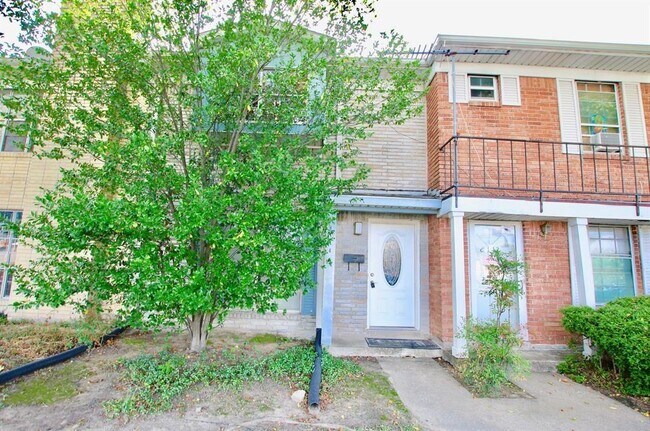 Building Photo - 8114 Fondren Rd