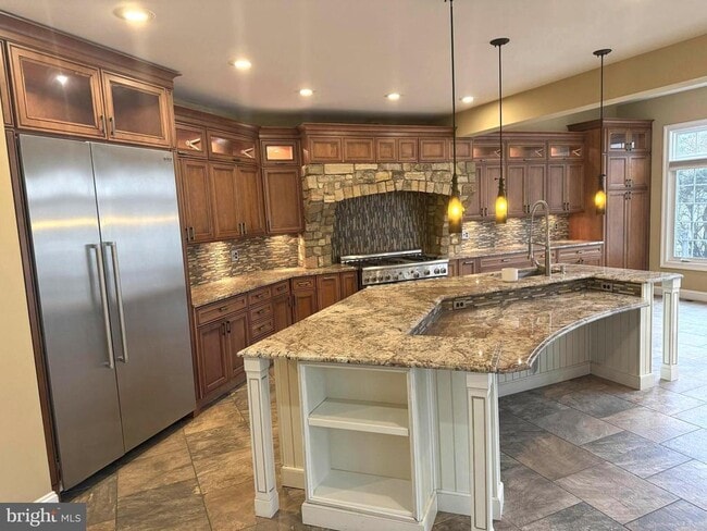 Building Photo - 2054 Madrillon Rd