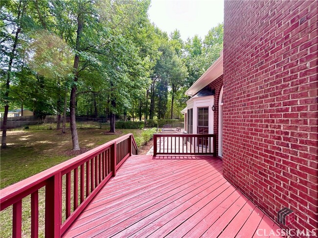 Building Photo - 120 Cedar Springs Pl