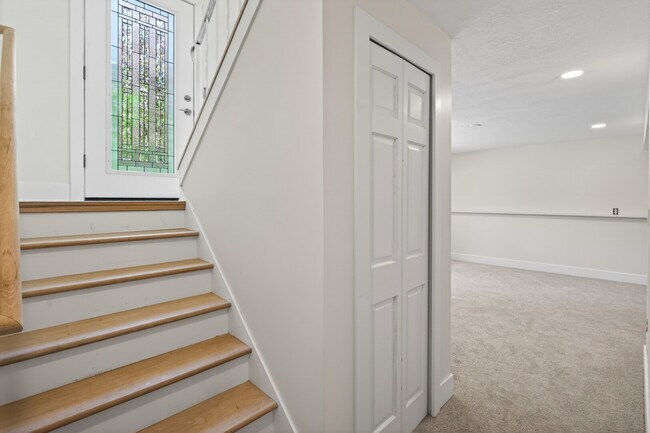 Building Photo - 6474 Totem Trail