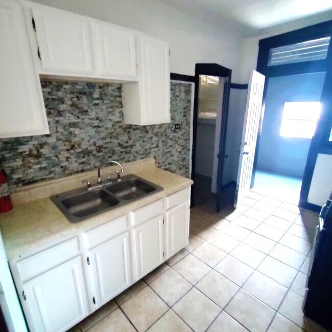 Building Photo - 7746 S Jeffery Blvd