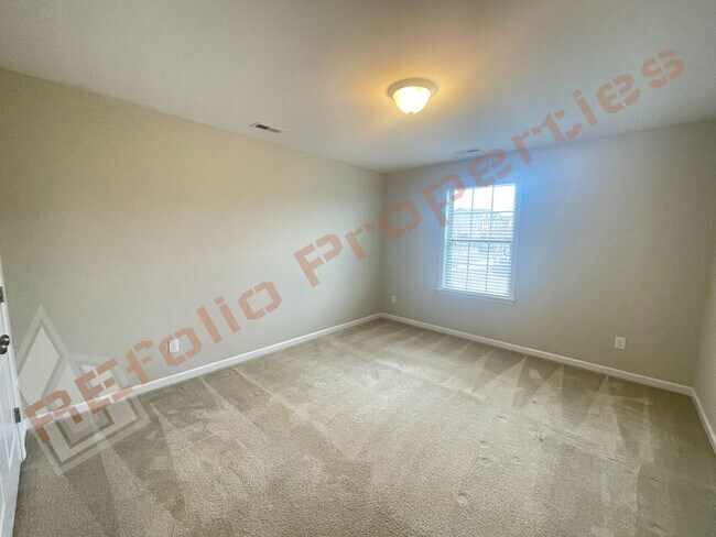 Building Photo - 288 Heathwood Dr