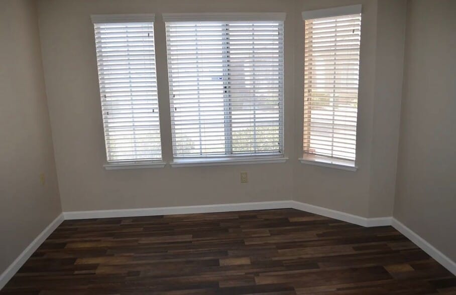 Building Photo - 928 Summerfield St