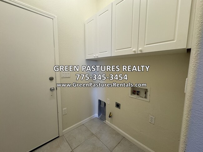 Building Photo - 1045 Brierwood Ln