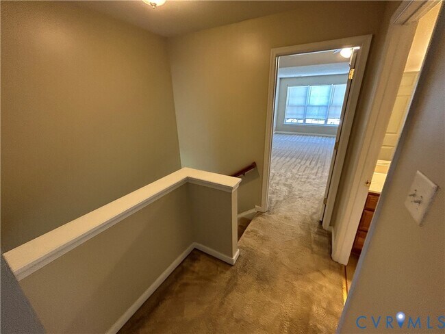 Building Photo - 1307 Village Views Dr