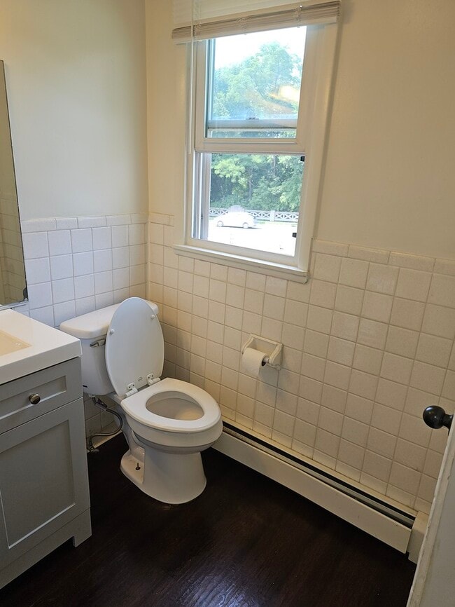 Building Photo - 2 Bedroom 1 Bath in Troy's HVCC Neighborhood