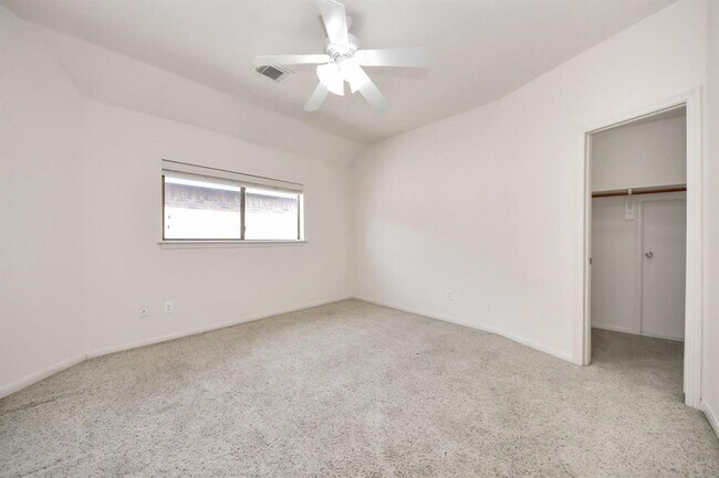 Building Photo - 6423 Middlelake Ct