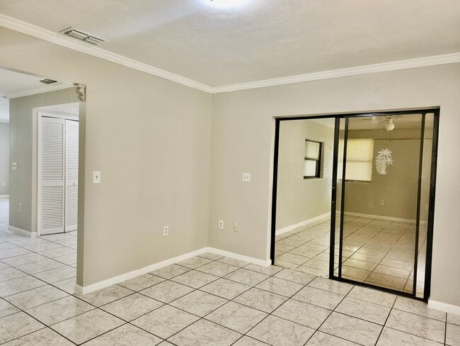 Building Photo - Single Family Home