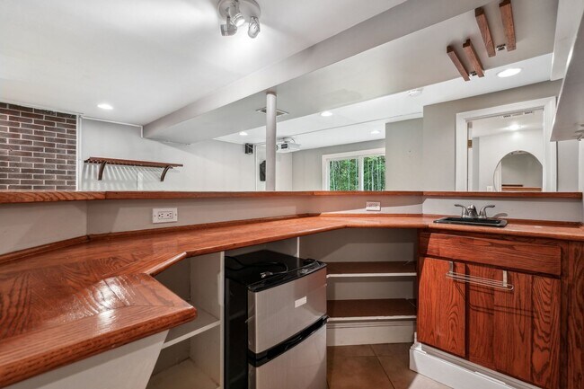 Building Photo - Adorable 4BR/3BA Cape Cod on a Generous 0.4-Acre Lot