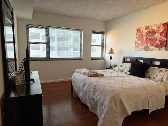 Building Photo - 3101 Boardwalk