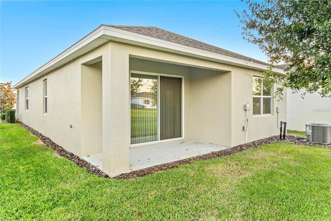 Building Photo - Enjoy all Wildwood has to offer, plus community amenities!