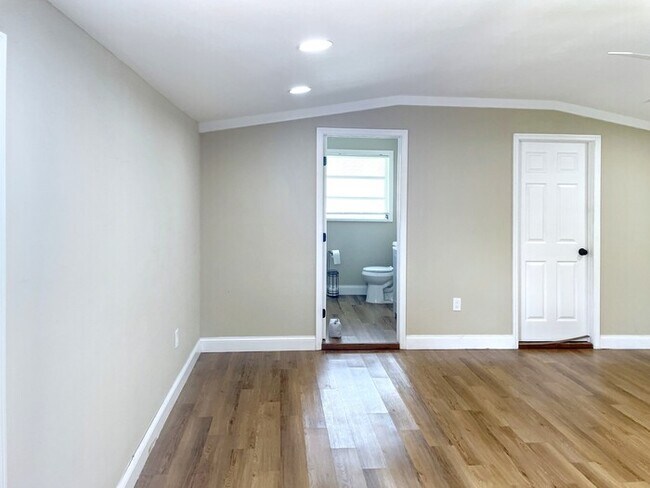 Building Photo - 1667 Rudy Ct
