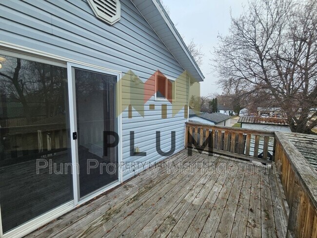 Building Photo - 929 S Johnson St