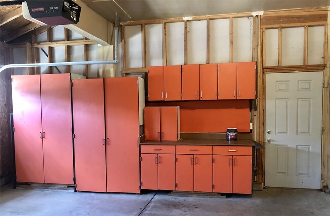 Building Photo - 2585 Clayton Cir