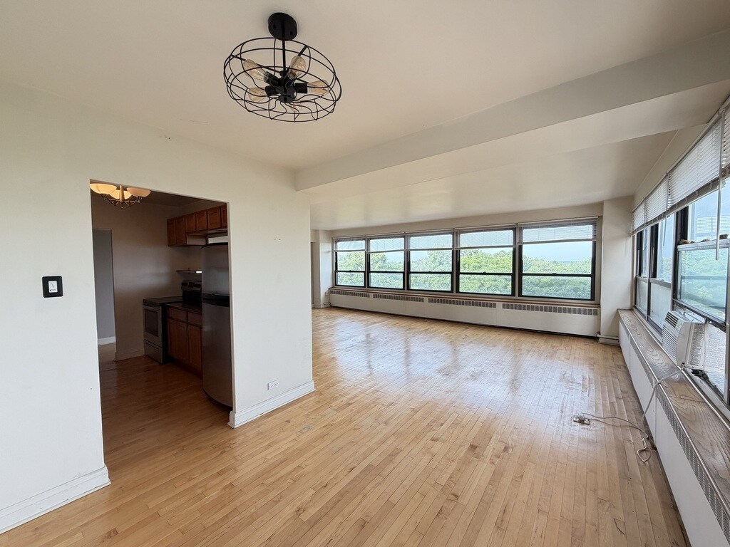 Building Photo - 4180 N Marine Dr