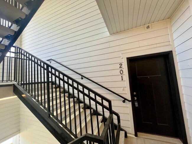 Building Photo - Lovely Condo Located In Saratoga Springs, UT