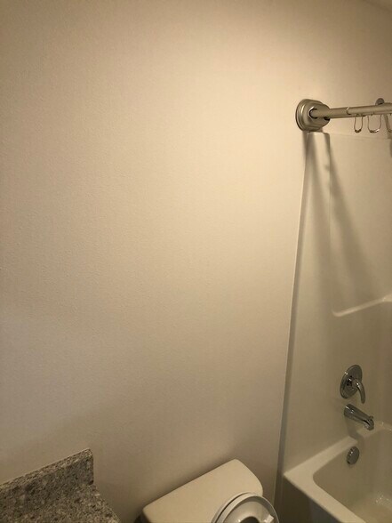 Building Photo - 7411 S Park Ave