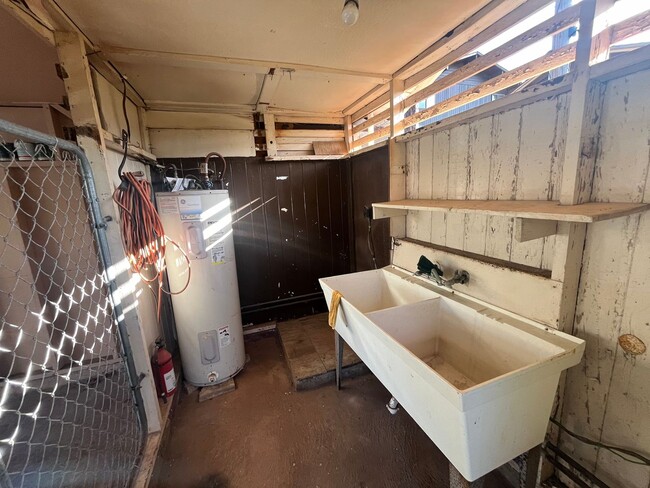 Building Photo - Oneula