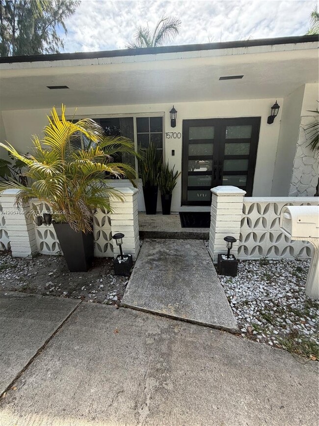 Building Photo - 15700 N Miami Ave