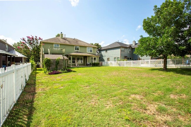 Building Photo - 350 McGarity