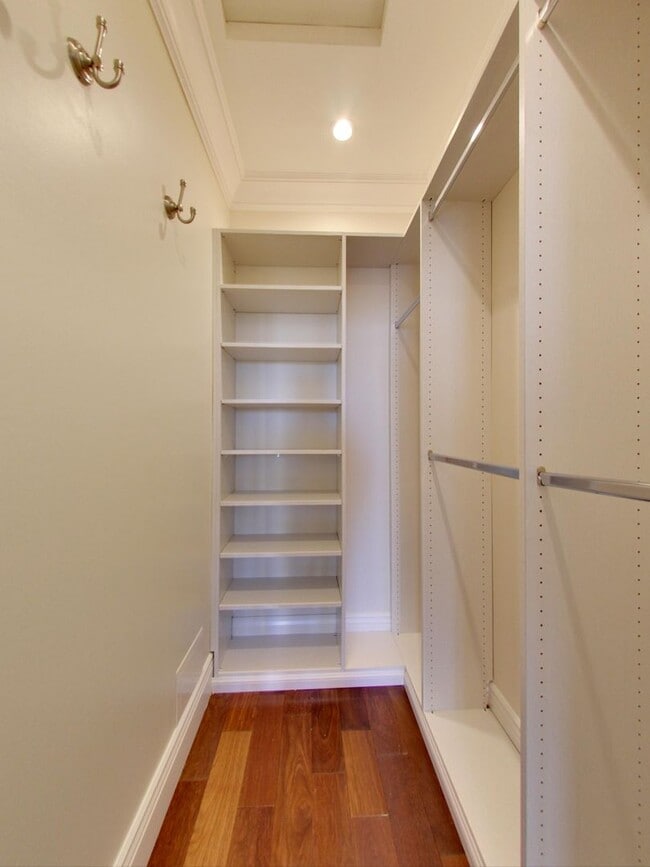 Building Photo - 2045 Hyde St