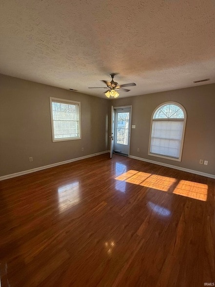 Building Photo - 791 E Sherwood Hills Dr