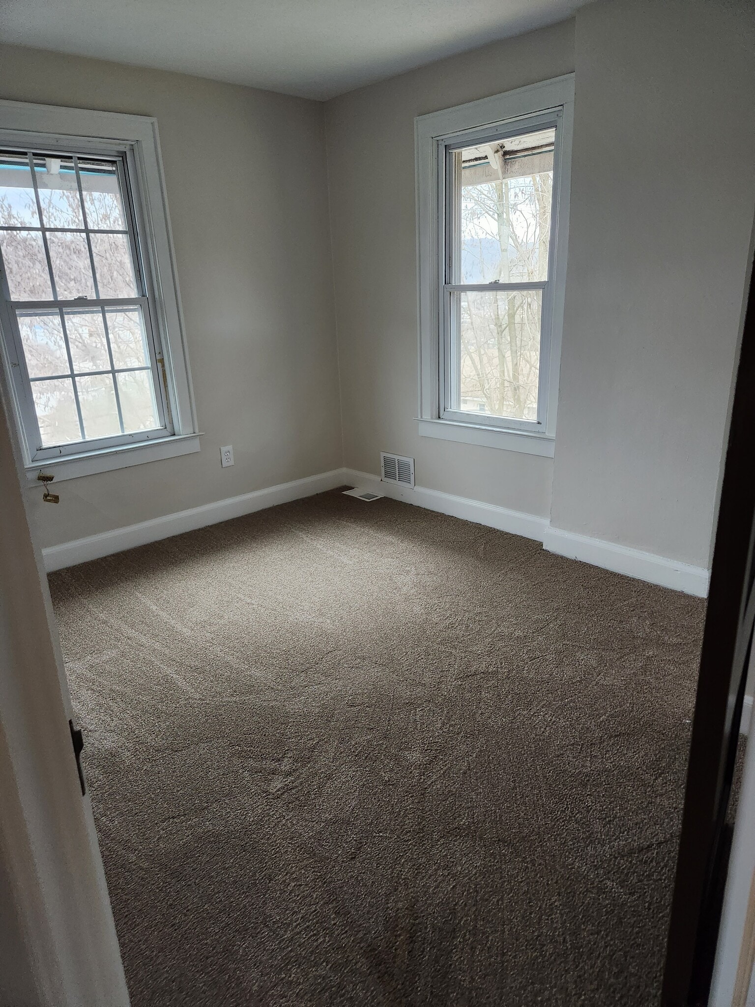 Bedroom 2 - 516 W End Ave