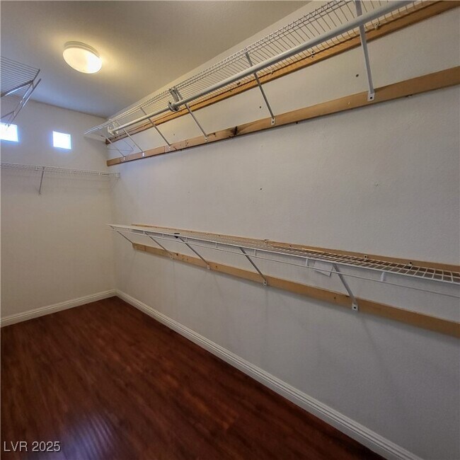 Building Photo - 9957 Ridgehaven Ave