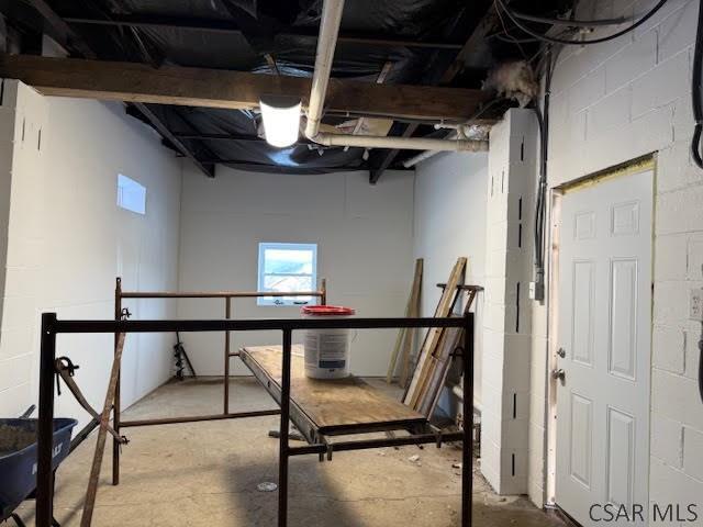 Building Photo - 321 Cord St