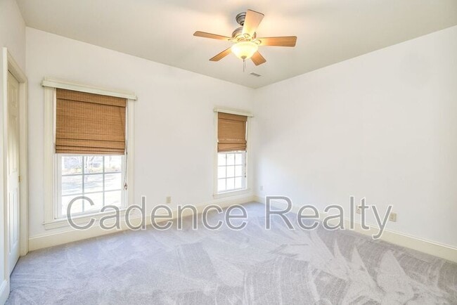 Building Photo - 205 N Sea Lily Ct