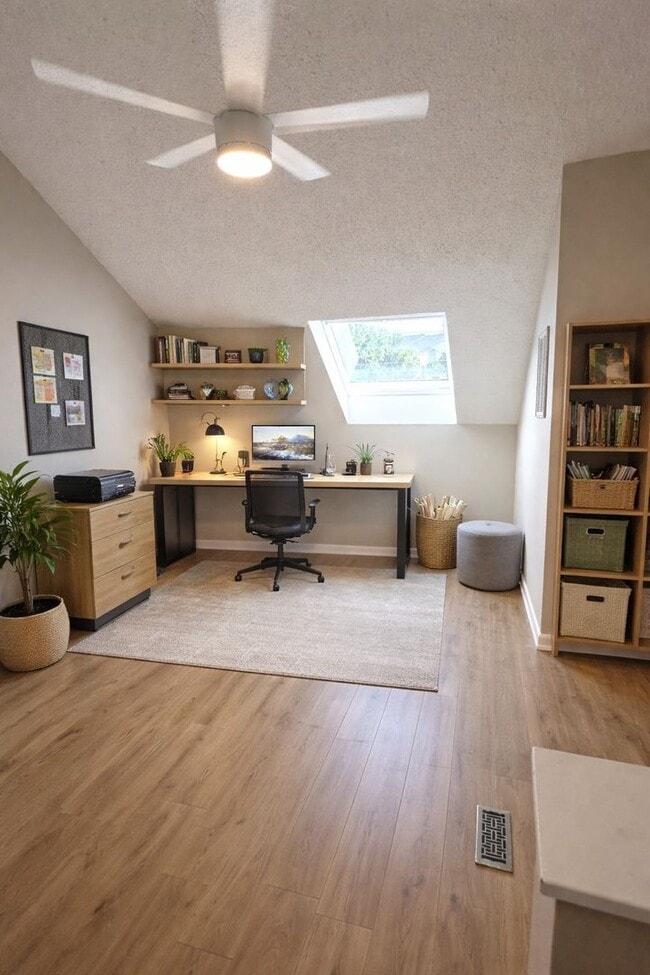 Building Photo - Tierra Verde WATERFRONT Annual Unfurn. 3BR 3BA 2 Car Tandem Garage Townhome & optional slip