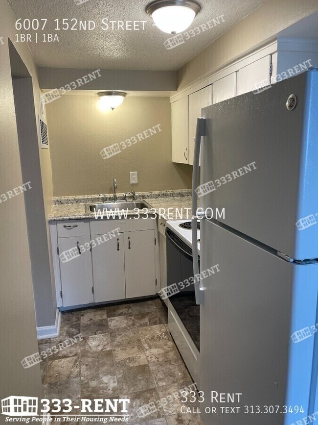 Building Photo - 6007 E 152nd St