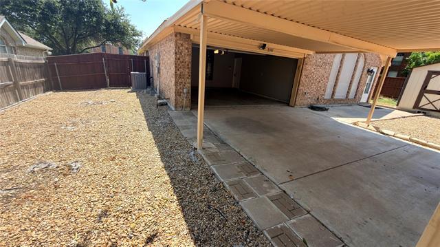 Building Photo - 2301 Stratford Dr