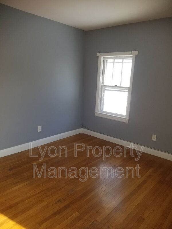 Building Photo - 238 Newland Ave