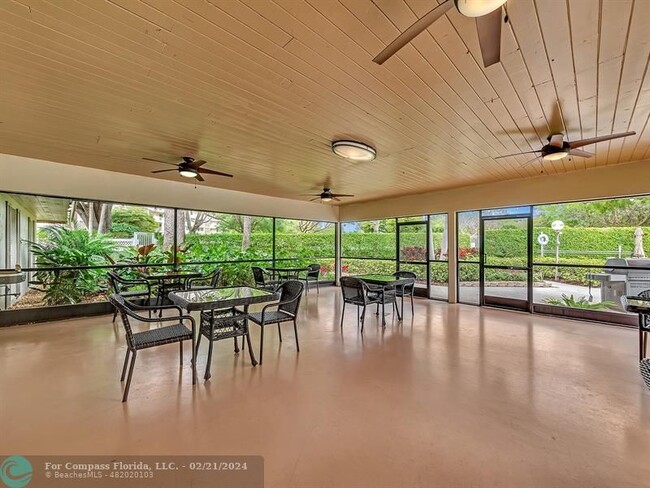 Building Photo - 3507 Oaks Way