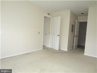 Building Photo - 1600 Waters Edge Dr