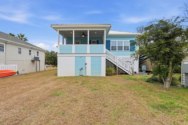 Building Photo - Prime Coastal Location!