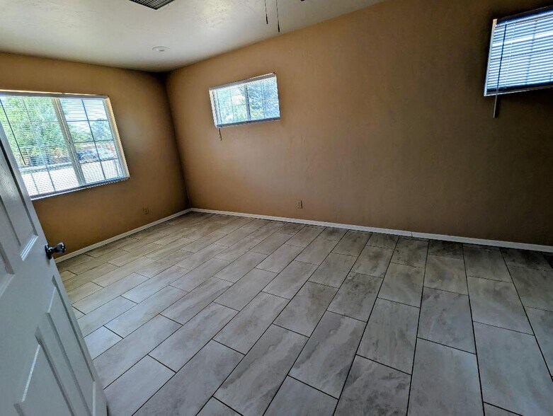 Master Bedroom - 1073 Miss Bev Ave