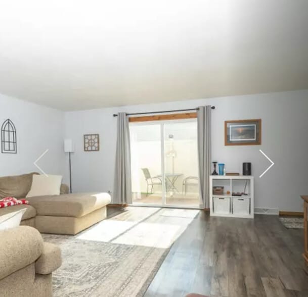 Building Photo - 2748 W Parkmoor Ct