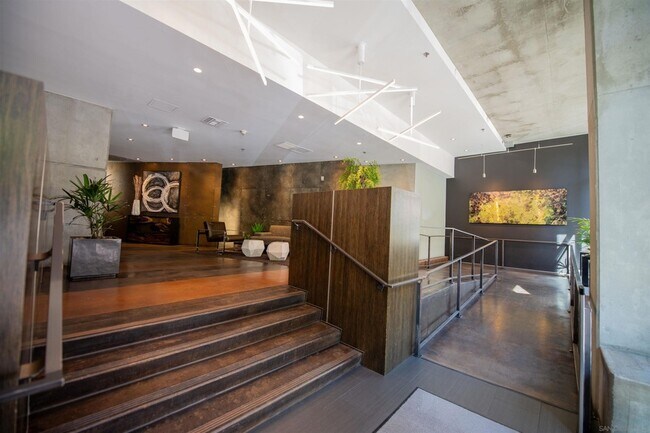 Building Photo - 1050 Island Ave