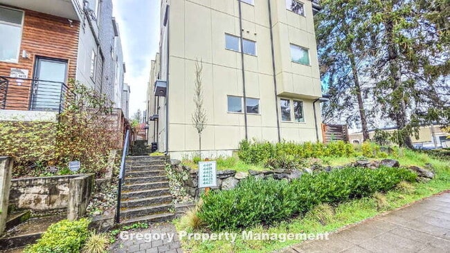 Building Photo - 4425 Meridian Ave N