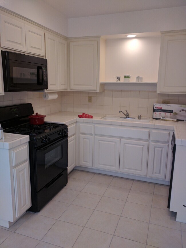 Kitchen,stove,refrig,dishwasher - 2206 Graham Ave