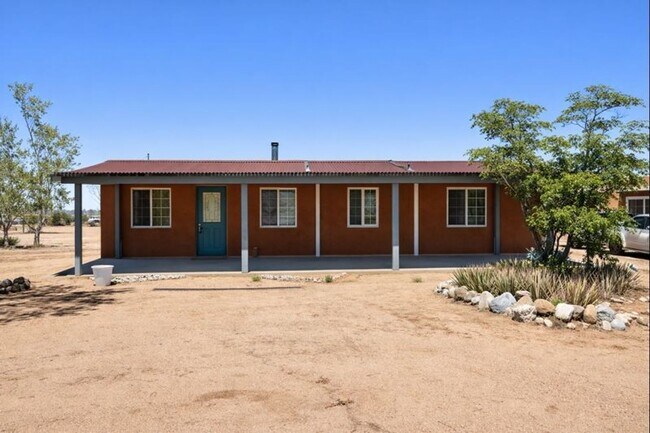 Building Photo - Charming 3-Bedroom Home for Rent in Landers, CA w SPA