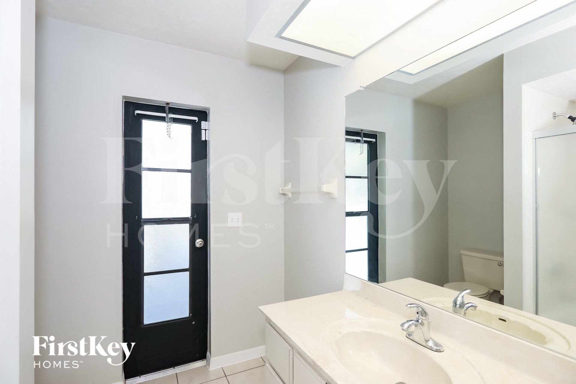 Building Photo - 3511 SE 1st Pl