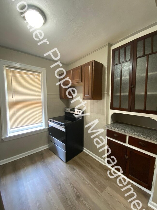 Building Photo - 2 Bed 1 Bath in Dutchtown!