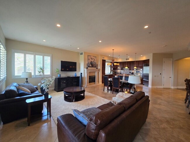 Building Photo - An Amazing Furnished 3 Bedroom Condo at La...