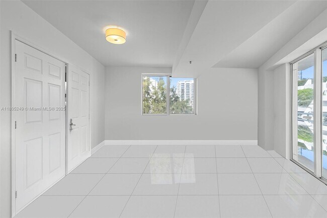 Building Photo - 6362 Collins Ave