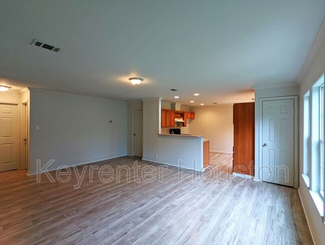 Building Photo - 829 Marjorie St