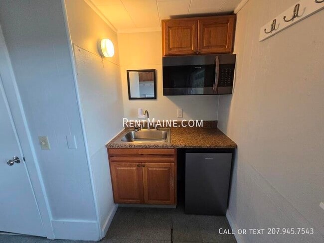 Building Photo - 18 Main Rd