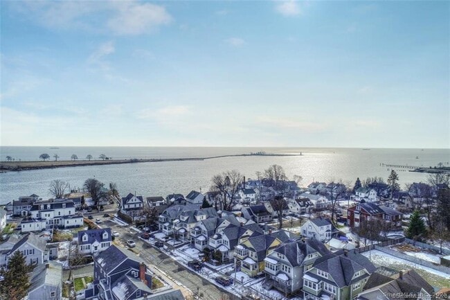 Building Photo - 96 Seaview Terrace